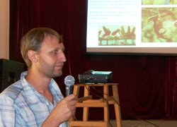 Доцент Олександр Акулов доповів особливості розвитку збудників захворювань плодових дерев