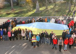 Студенти Уманського НУС приєдналися до Всеукраїнської акції  «Ланцюг миру»