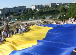 Україна є, Україна завжди буде, нікому не зламати наш народ!