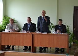Учасників конференції вітає професор Володимир Аксентійович Дідур