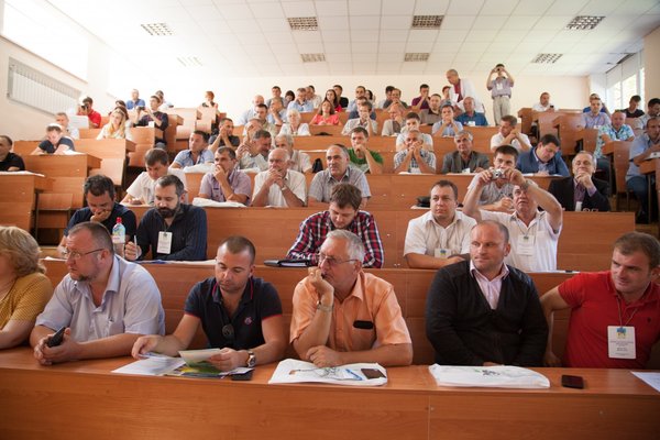 Міжнародна науково-практична конференція «Перспективи та шляхи розвитку промислового горіхівництва в Україні» в Уманському НУС