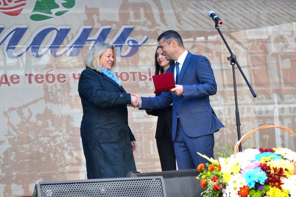 Ректор Олена Непочатенко нагороджена почесною відзнакою «За заслуги перед містом»!