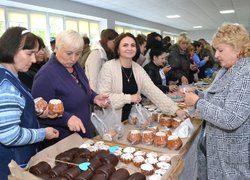 «Разом до Перемоги»: колектив інженерно-технологічного факультету провів благодійний ярмарок