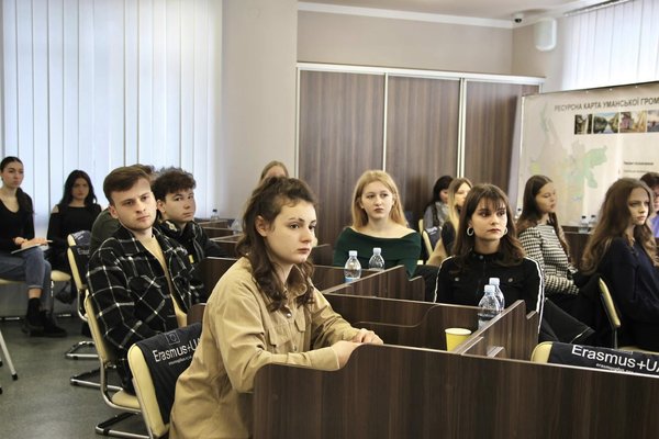 Студенти Уманського НУС дізнавались про міжнародні можливості від Erasmus+