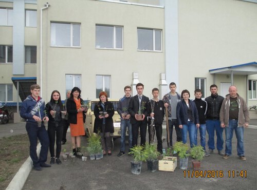 Акція «Посади дерево» продовжилась в Родниківській ЗОШ