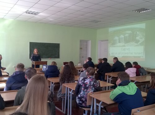 СІГНЕТ ДОПОМАГАЄ МОЛОДІ БУДУВАТИ УСПІШНЕ МАЙБУТНЄ