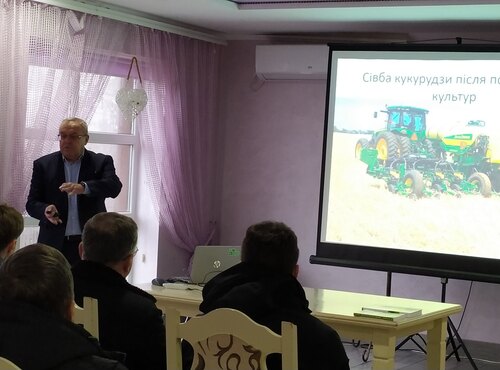 Обмін досвідом під час активної фази навчань для аграріїв Кіровоградщини