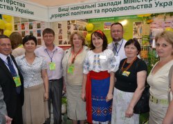 У роботі виставки взяли участь представники адміністрації університету на чолі з ректором, професором Оленою Непочатенко